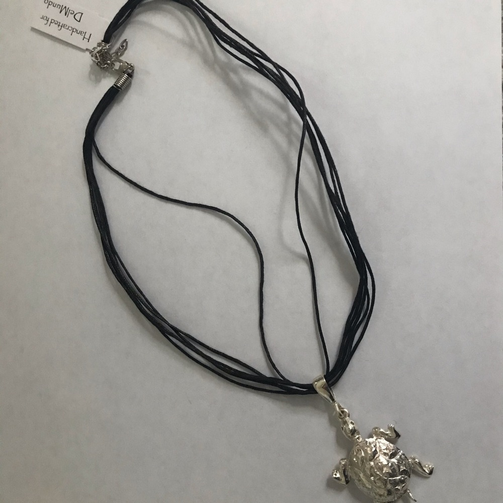 NWT DelMundo Handcrafted Turtle Necklace
